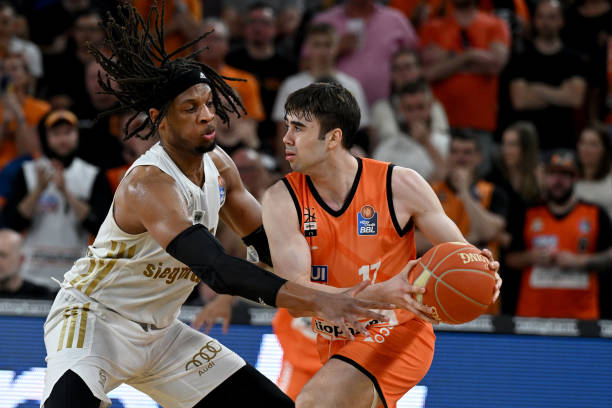 张照片中 张照片中