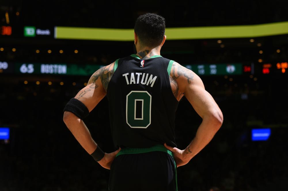 审视年轻球 审视年轻球