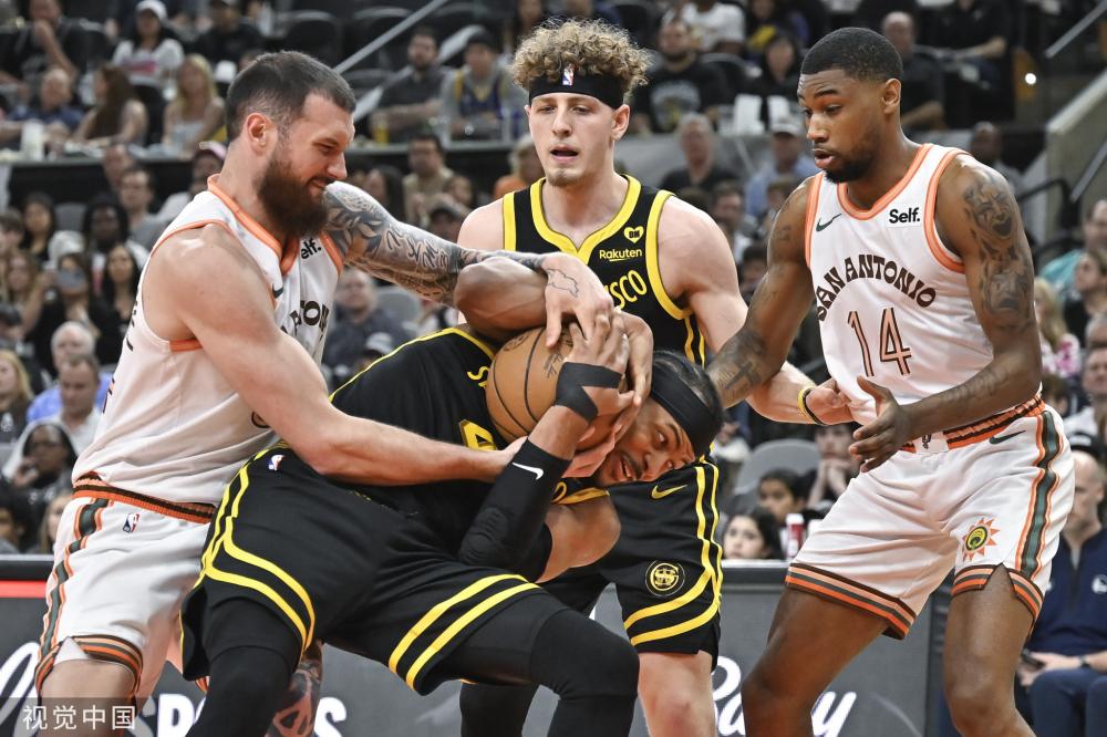 [国内足球]武磊上演帽子戏法 上海海港晋级四强.