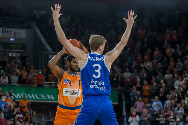 在对手包夹 在对手包夹