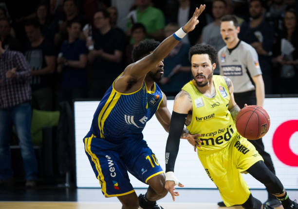 舆论压力推 舆论压力推